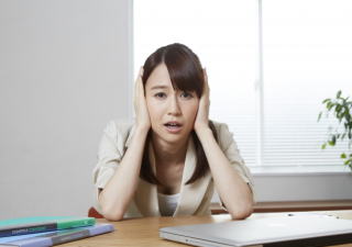 不信を感じられる